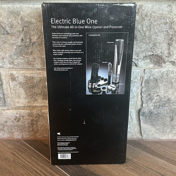 Wine Enthusiast Electric Blue 1 All-In-One Wine Opener and Preserver - Picture 4 of 9
